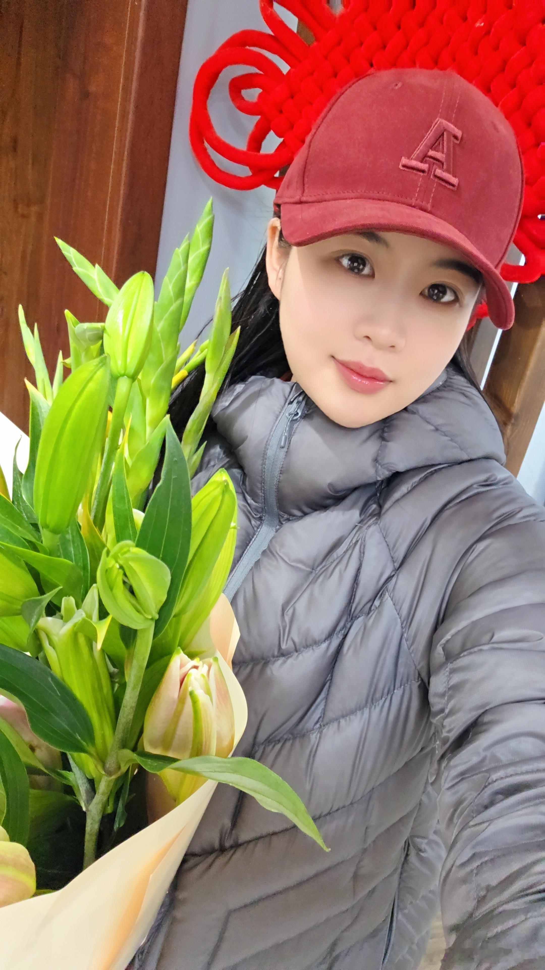 过年提前买花，放一个星期就开了