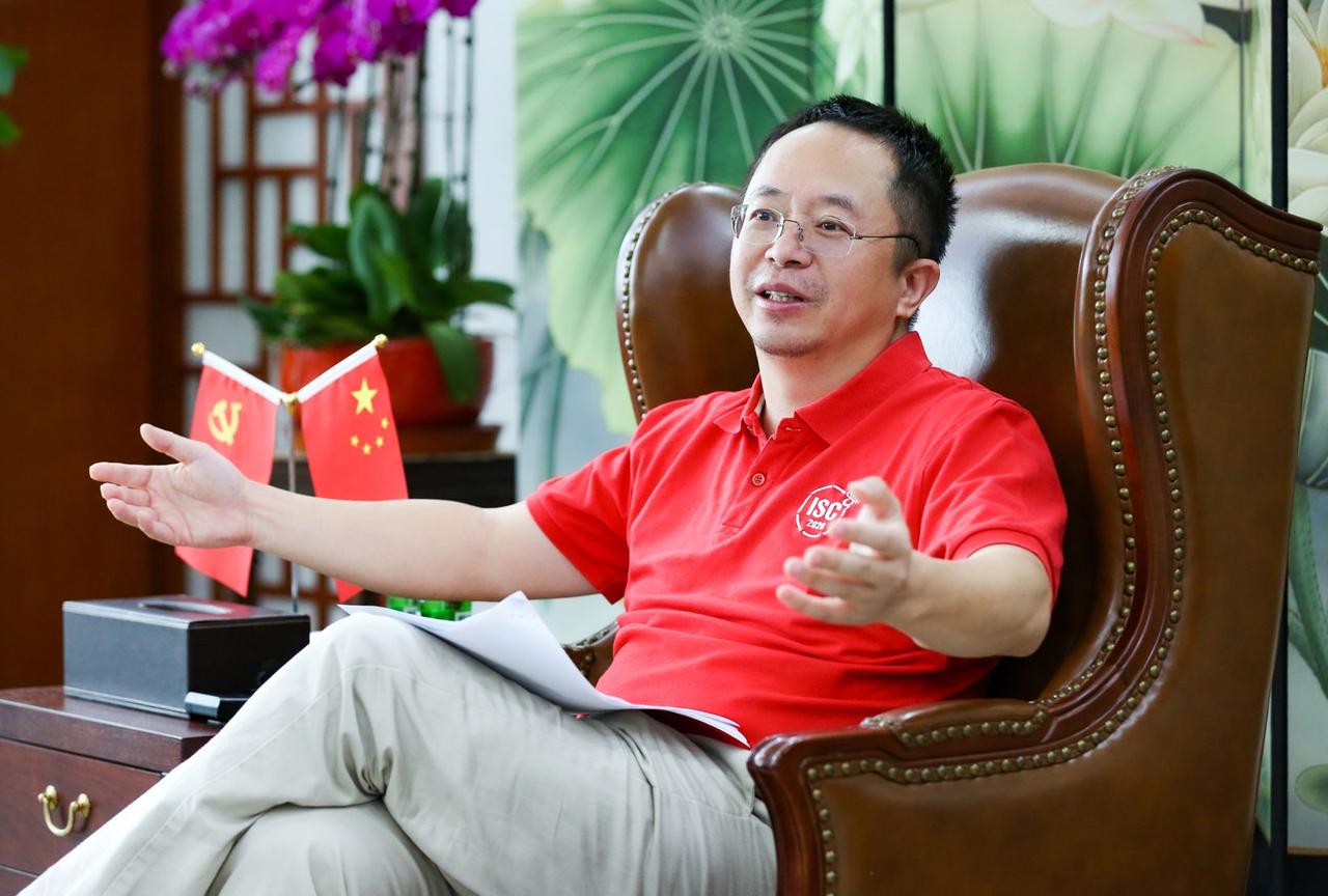 周红祎这次讲得真有水平！他说过去要出动战斗机扔石墨炸弹才能让你停电，现在通过网络