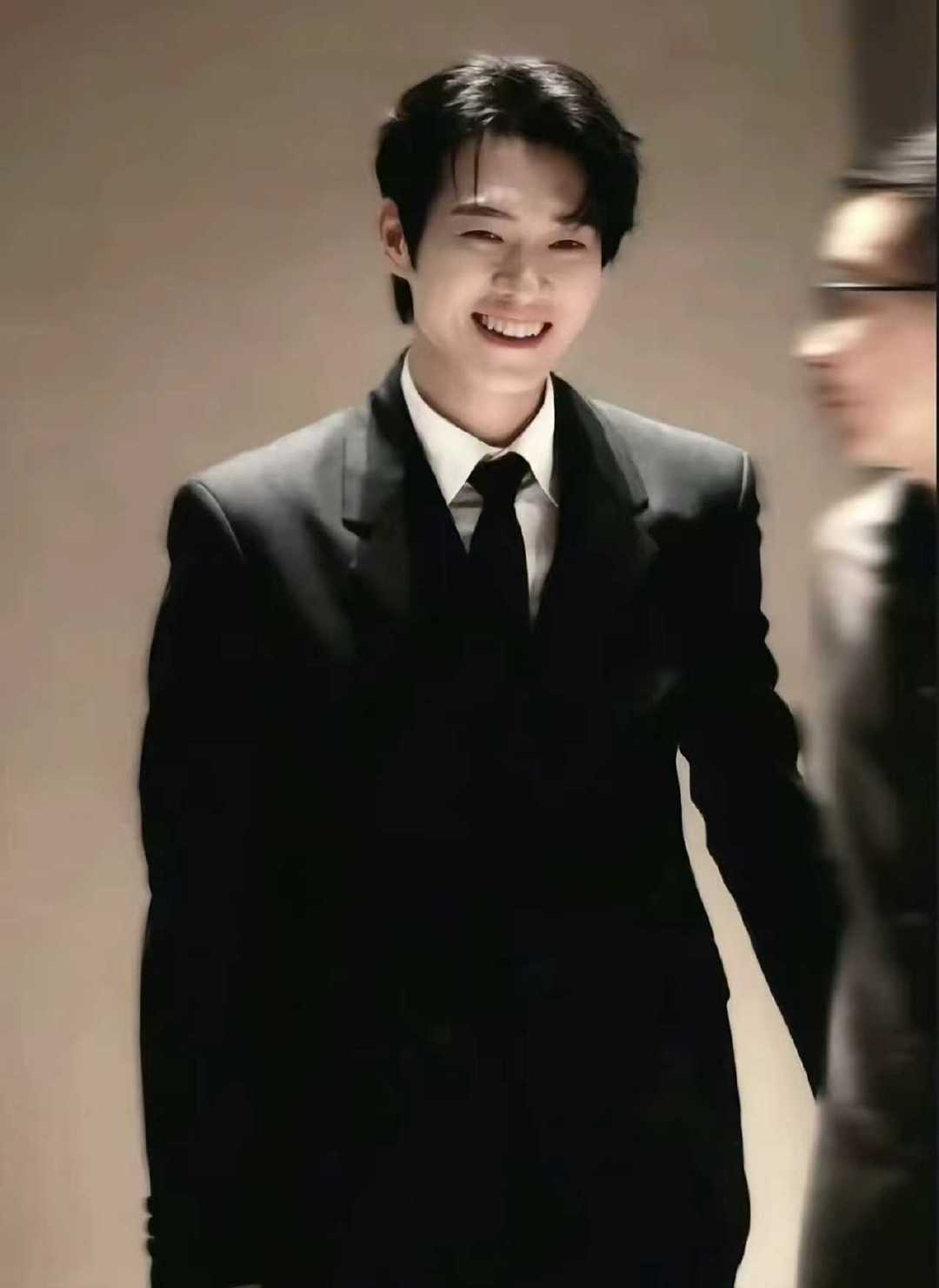 魏大勋官宣十日终焉魏大勋我是楚天秋 魏大勋官宣十日终焉，魏大勋我是楚天秋，这个角