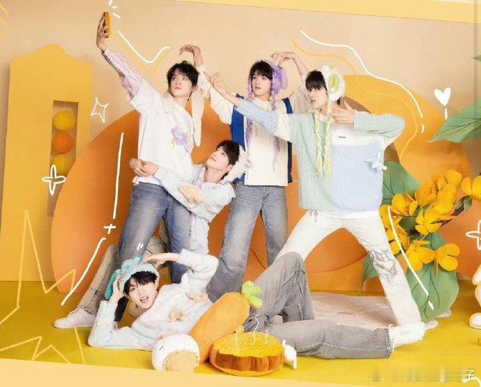 TOP登陆少年中秋营业照：朱志鑫、张泽禹、张极、左航、苏新皓，谁是你的心头爱❤️