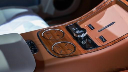 余承东曝尊界200万级新品轿车余承东直播剧透尊界200万级超豪华轿车，6月底正式