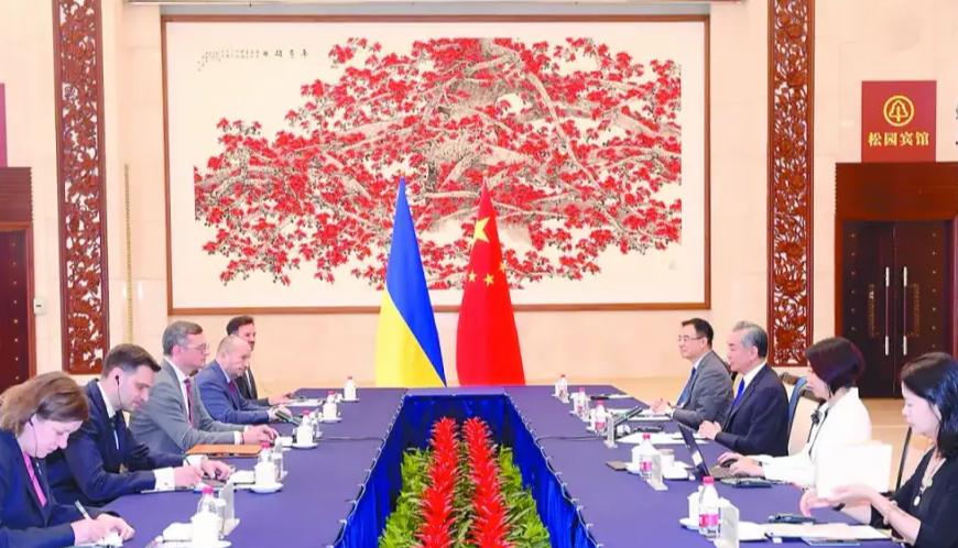 不打俄罗斯了？乌克兰元首转向中国，对华下达外交任务，中乌局势生变！8月10日，泽