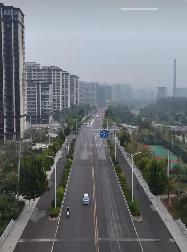 傍晚的曹县五台山路
2026年10月12日