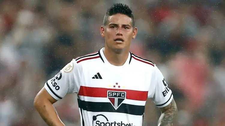 多家媒体的最新消息，哥伦比亚球星、33岁的J罗已经与巴甲球队圣保罗解约，提前1年