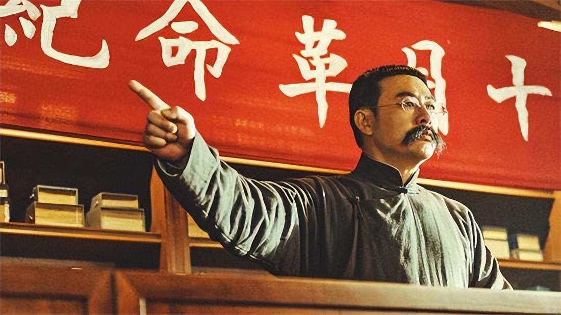 1927年4月6日，占据北京的奉系军阀张作霖下令搜查东交民巷的苏联大使馆，逮捕了