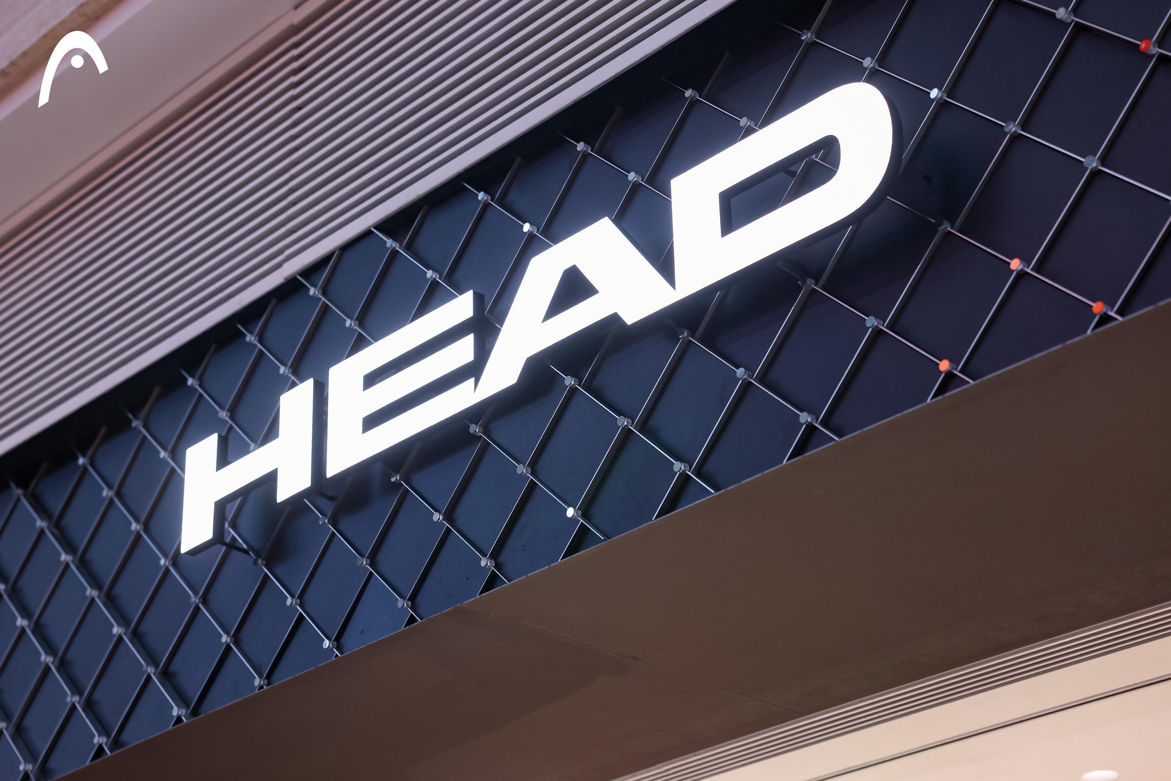 继成都仁和新城店以全新4.0形象亮相之后，HEAD海德把下一站带到上海。2026