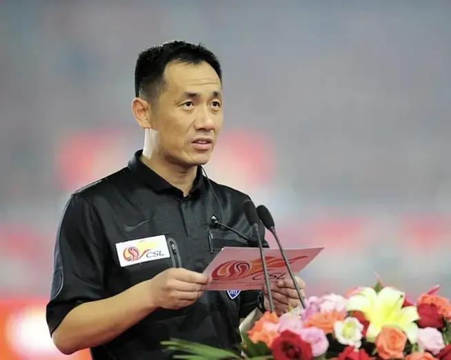 金哨谭海啪啪打脸，在12年前他曾表示执法不会偏袒鲁能，对得起球迷问心无愧
如今谭