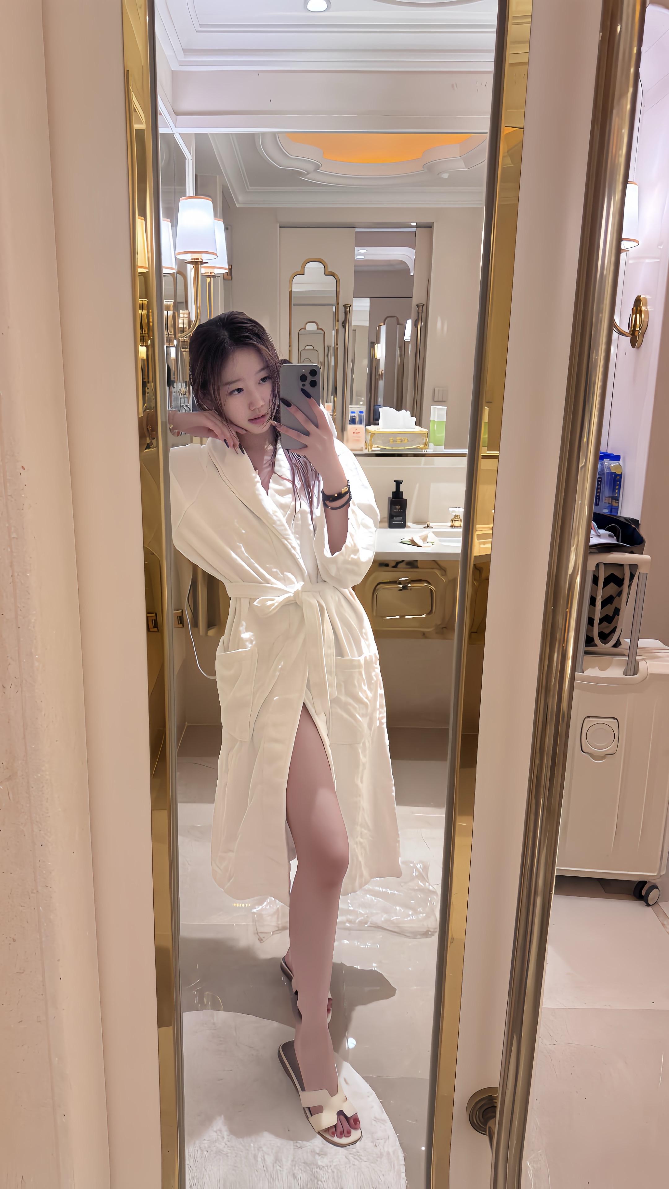 大部分人都只是我生命的玻璃窗上缓缓划过的雨水