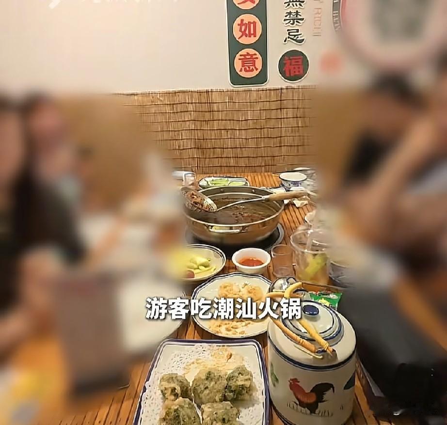 游客吃了40分钟火锅后，扬言要写一份5000字的差评，理由曝光后，引来很多网友的