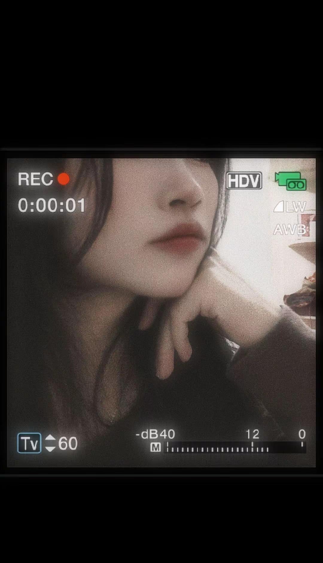 “该重视的关系，我没有敷衍过，但是我很清楚，只要我安静了，就会结束很多关系”“我