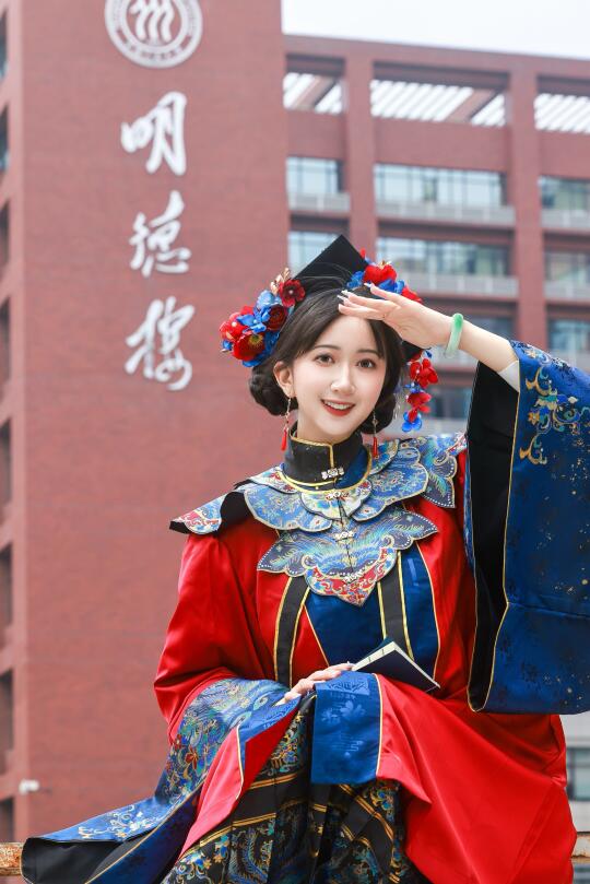 一组图跟着女摄get最美人大国风毕业照机位