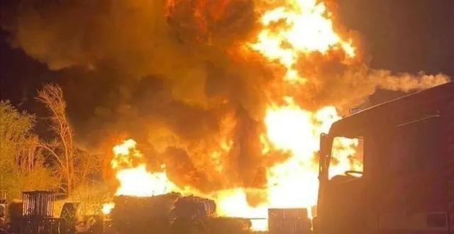 俄罗斯不再留情！6枚重型炸弹直扑乌克兰大坝，局势彻底失控。全网哗然！俄乌冲突打了