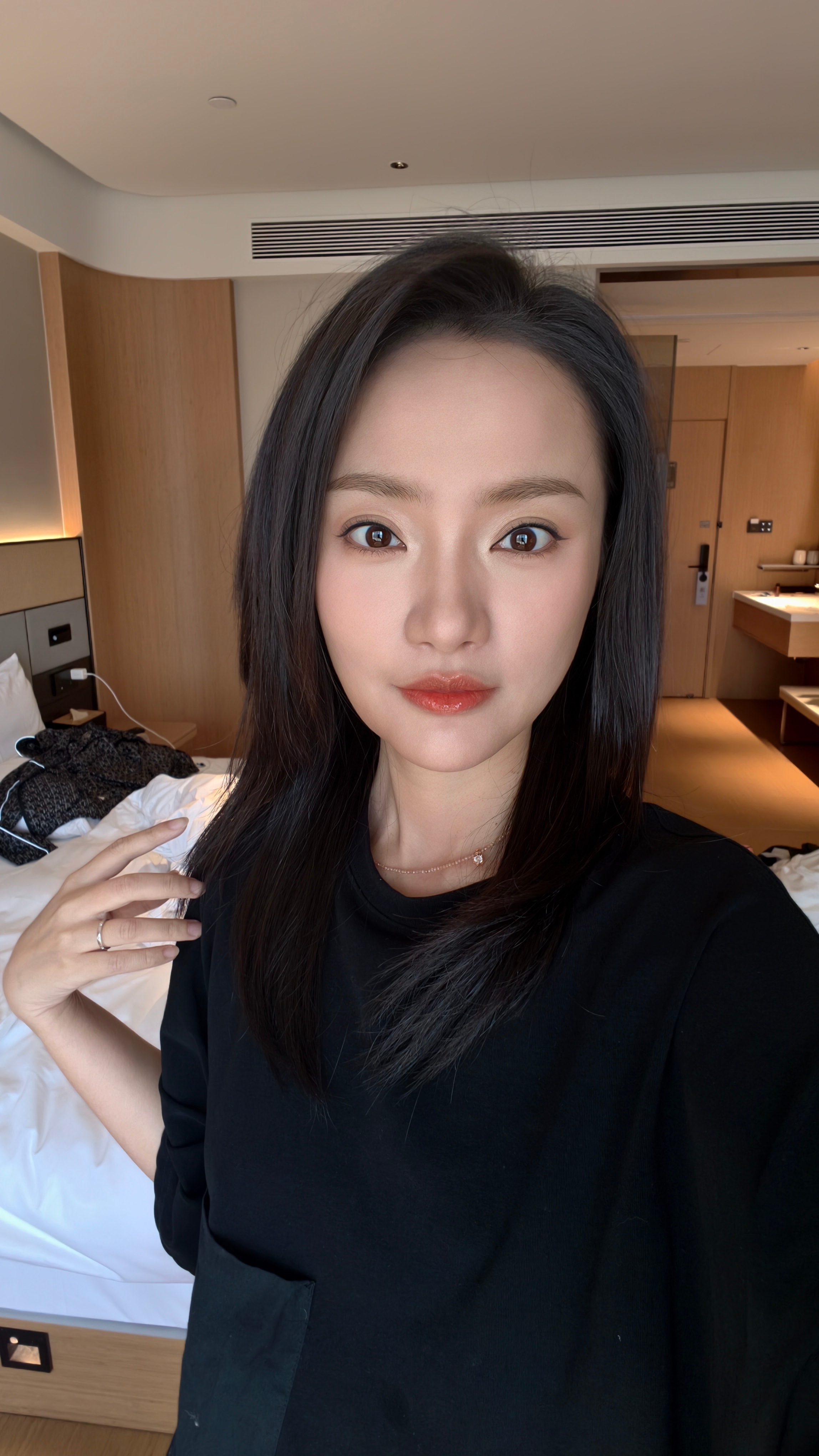 今天这个妆，让人心情愉悦啊早上好 