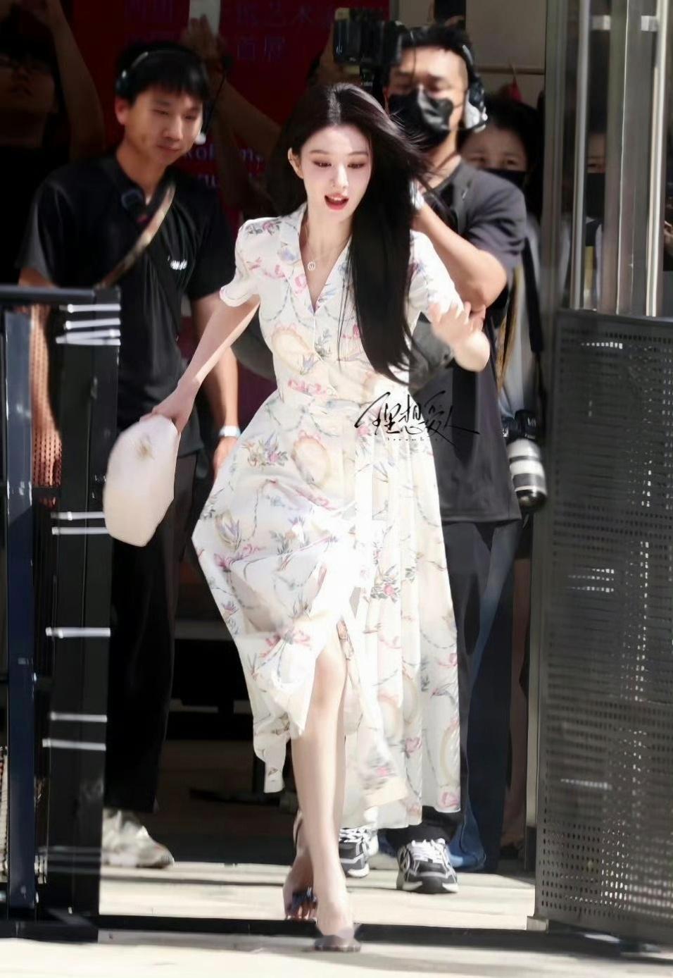 孟子义 王楚然绊出神图，原来大美女随便一拍都是神图啊！ 