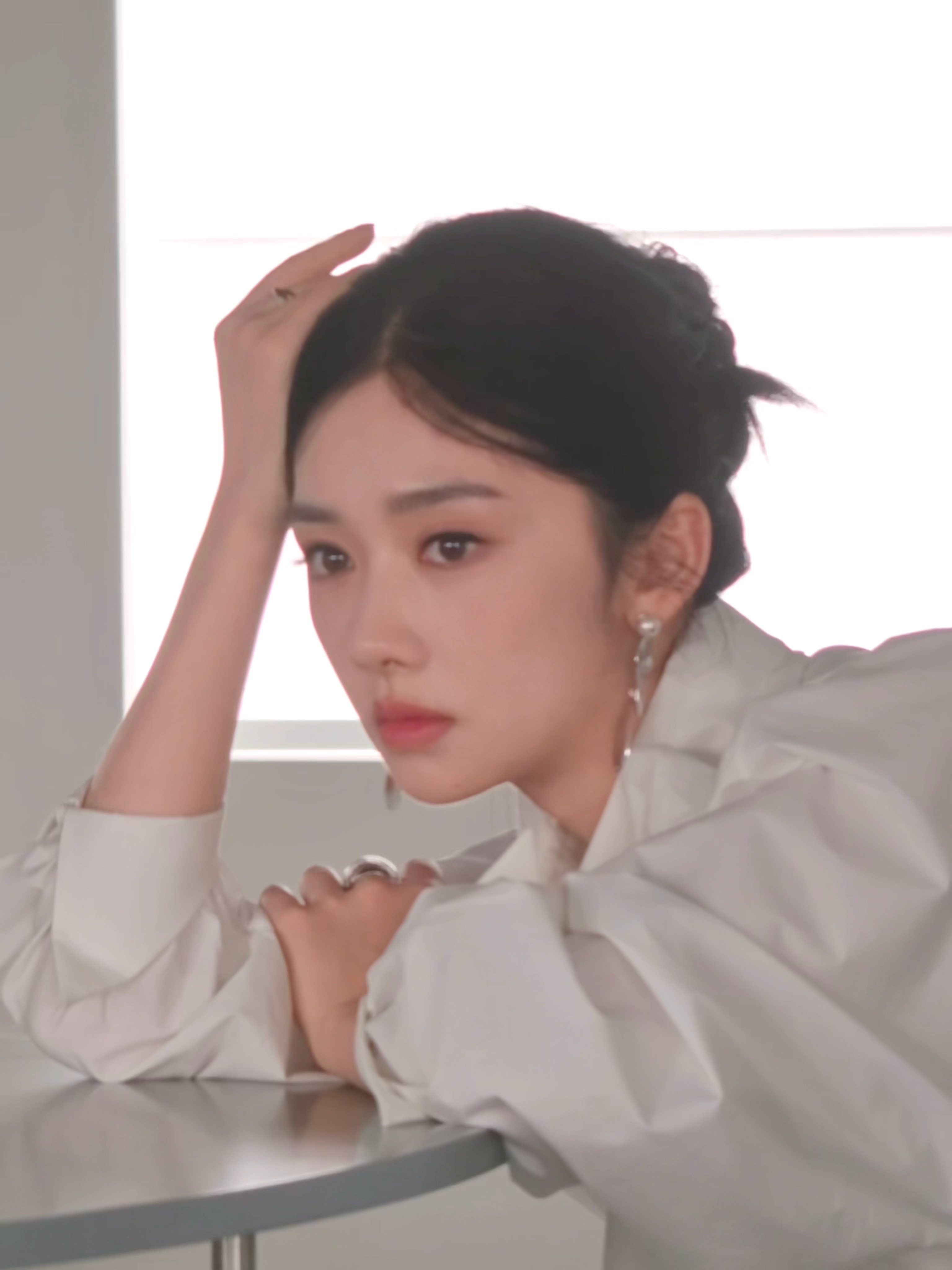 王影璐 