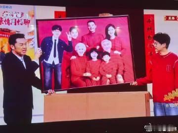 李飞在春晚跟喜人团建上了 这个特殊的时刻，将永远留在我们的记忆中，李飞凭借坚韧不