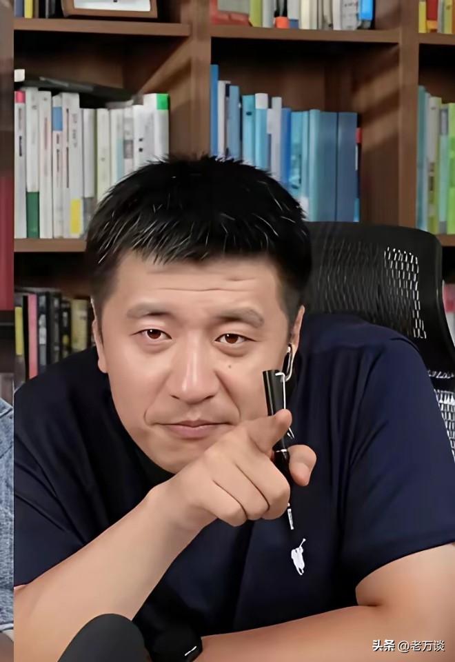 张雪峰为什么在网络上得到这么多人的追吊，就在于他是寒门出身逆袭的代表就在于他是寒