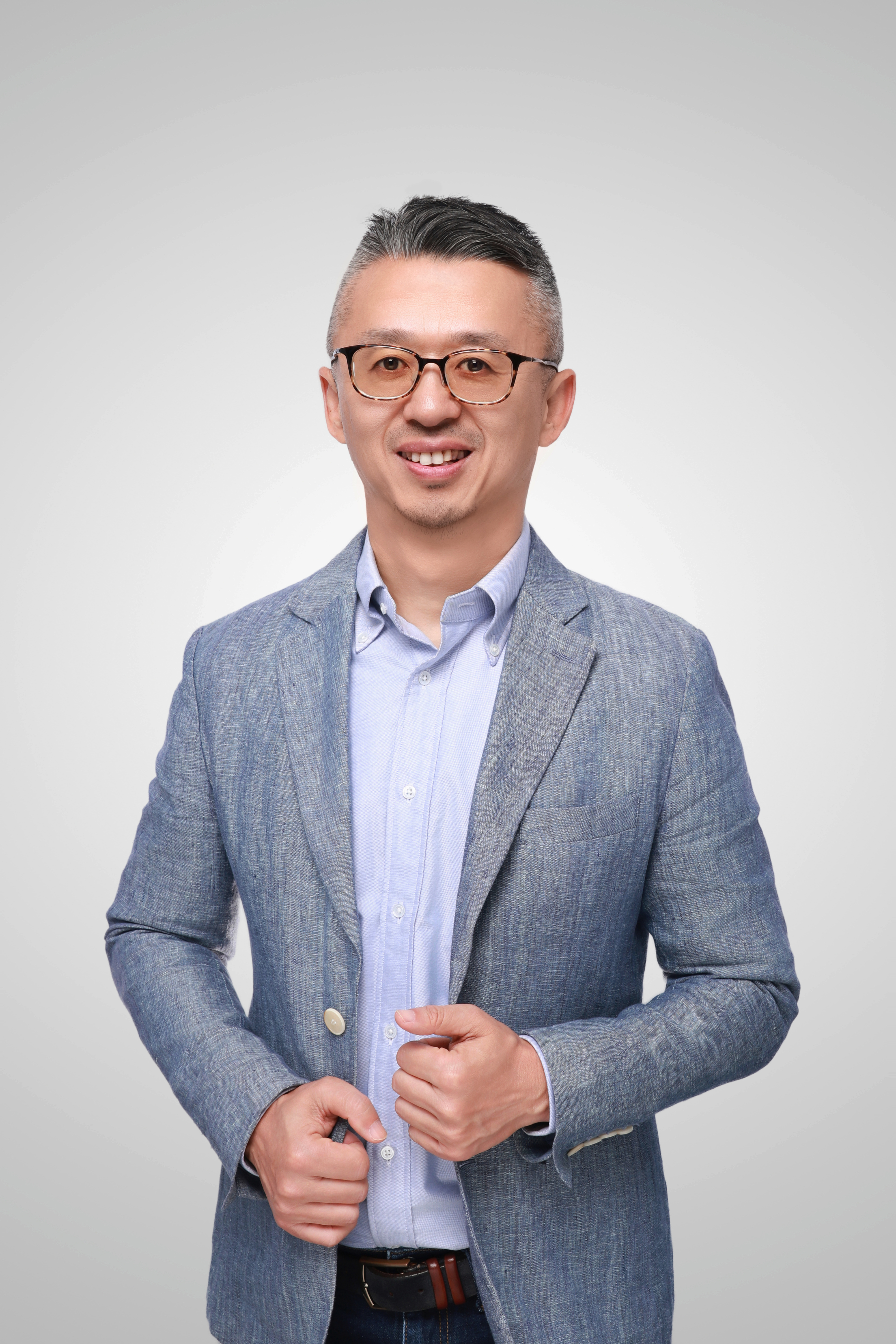 54了。说出来谁信呐？反正我是不信的[害羞]毕竟磨皮磨得这么狠😱本来我都离开照