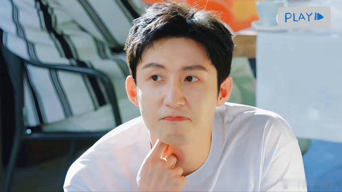 黄景瑜去年还有一个演技至尊高光，其实是在《现在就出发》3里演偶像剧女主角，我每次