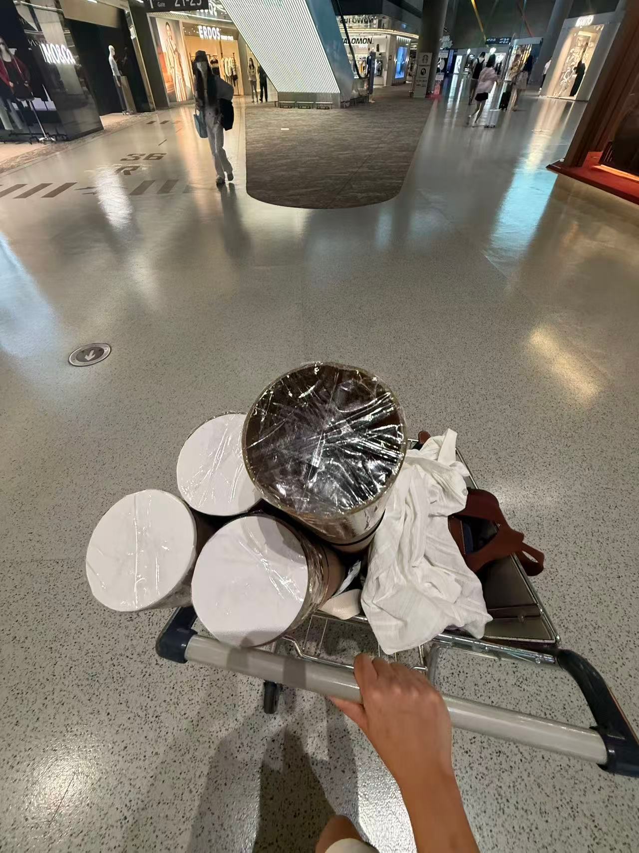 6点起床到半夜一点半超长待机的一天，第一次跟直播真给我紧张的要心肺复苏了，出了任