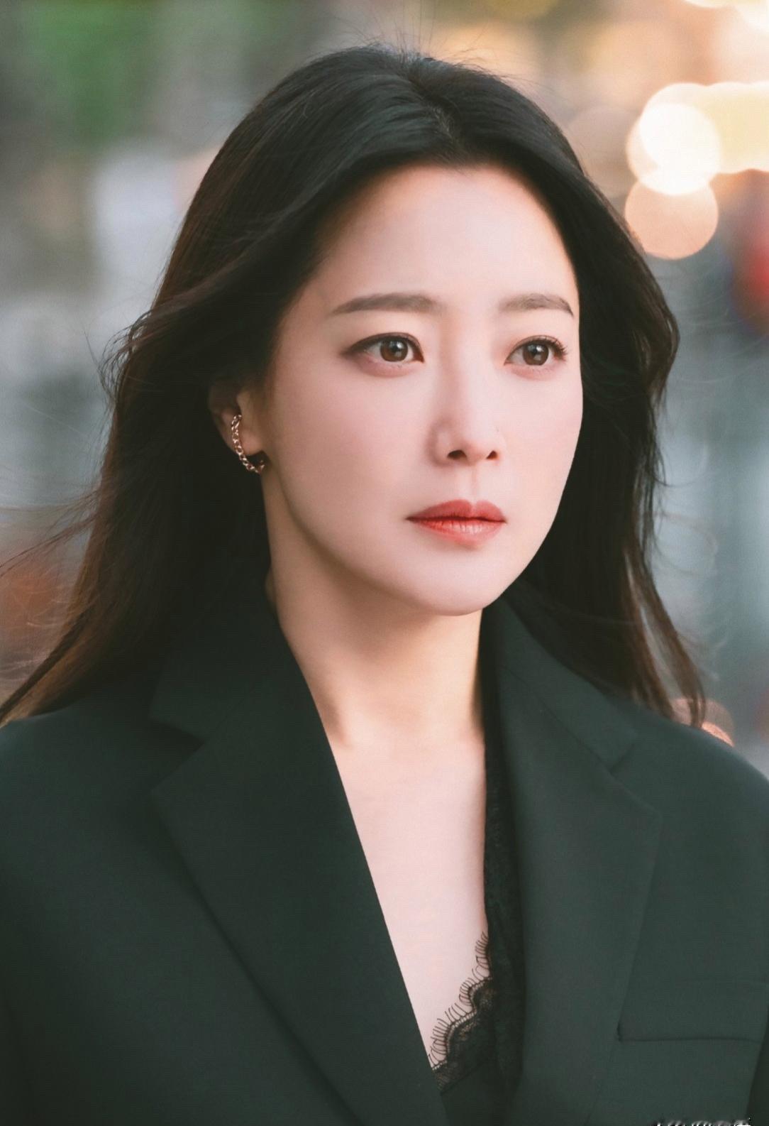 成龙给金喜善写信了！
我的天，谁还敢说娱乐圈没有真感情？
我原本以为，像成龙这种