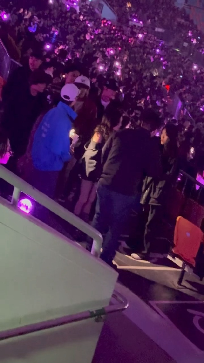 idle演唱会去了好多人啊跑男团在宋雨琦演唱会团建了 idle演唱会去了好多人啊