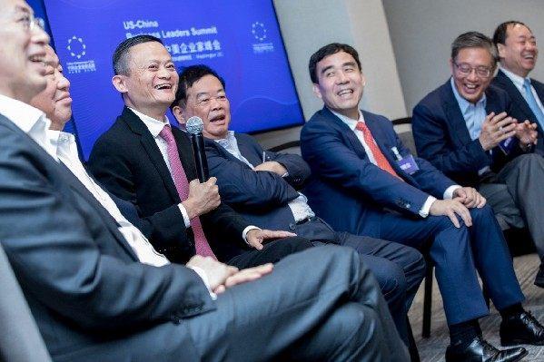 黑石集团创始人苏世民最近在彭博社采访中曝了个猛料：11年前，他和马云在北京同乘一