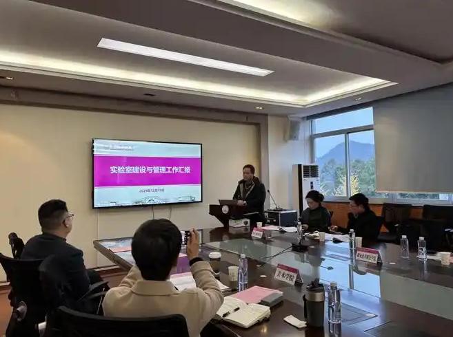 汇报工作被问懵？其实不是嘴笨，只要方案写明白了，底气自然就有了！

多少人经历过