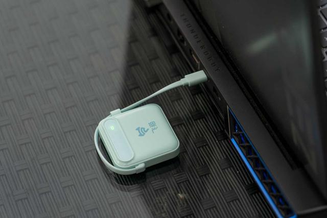 飛貓M2隨身WiFi體驗：小身材高顏值，有電沒電都有網！