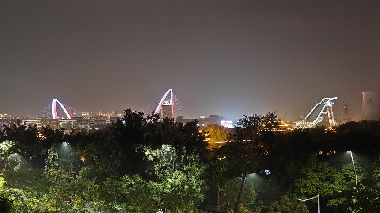 首钢 中秋 雨夜