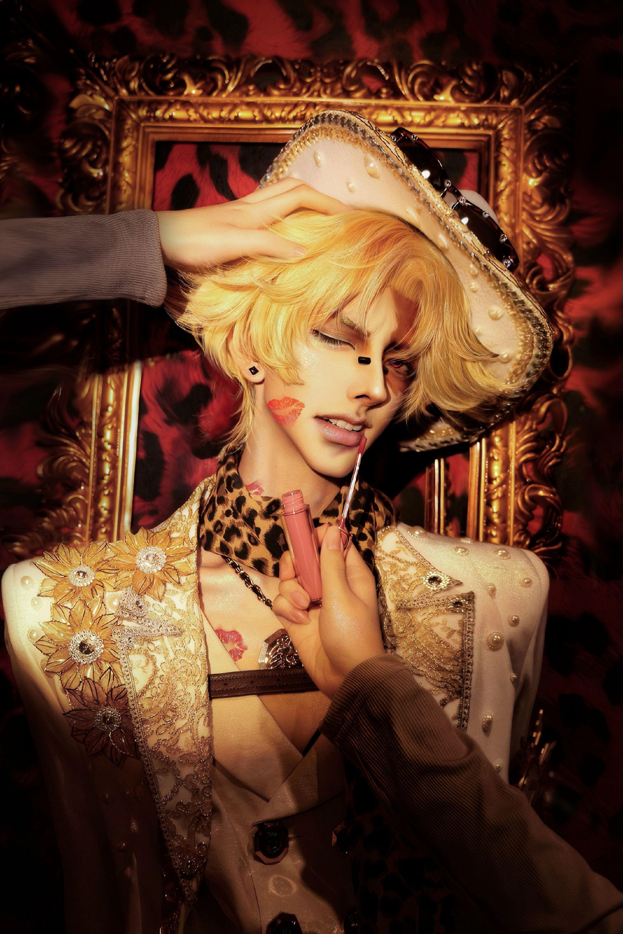 你脸色不太好 来两下润润色。