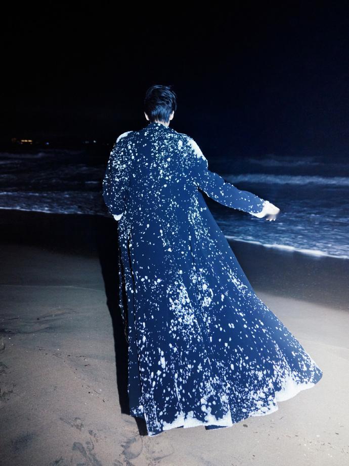 张凌赫把雪穿在身上 ​​​