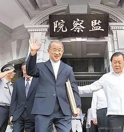 台湾人王建煊曾公开提出一项倡议：号召中国14亿人每人每天捐出一元钱，在全球推广“