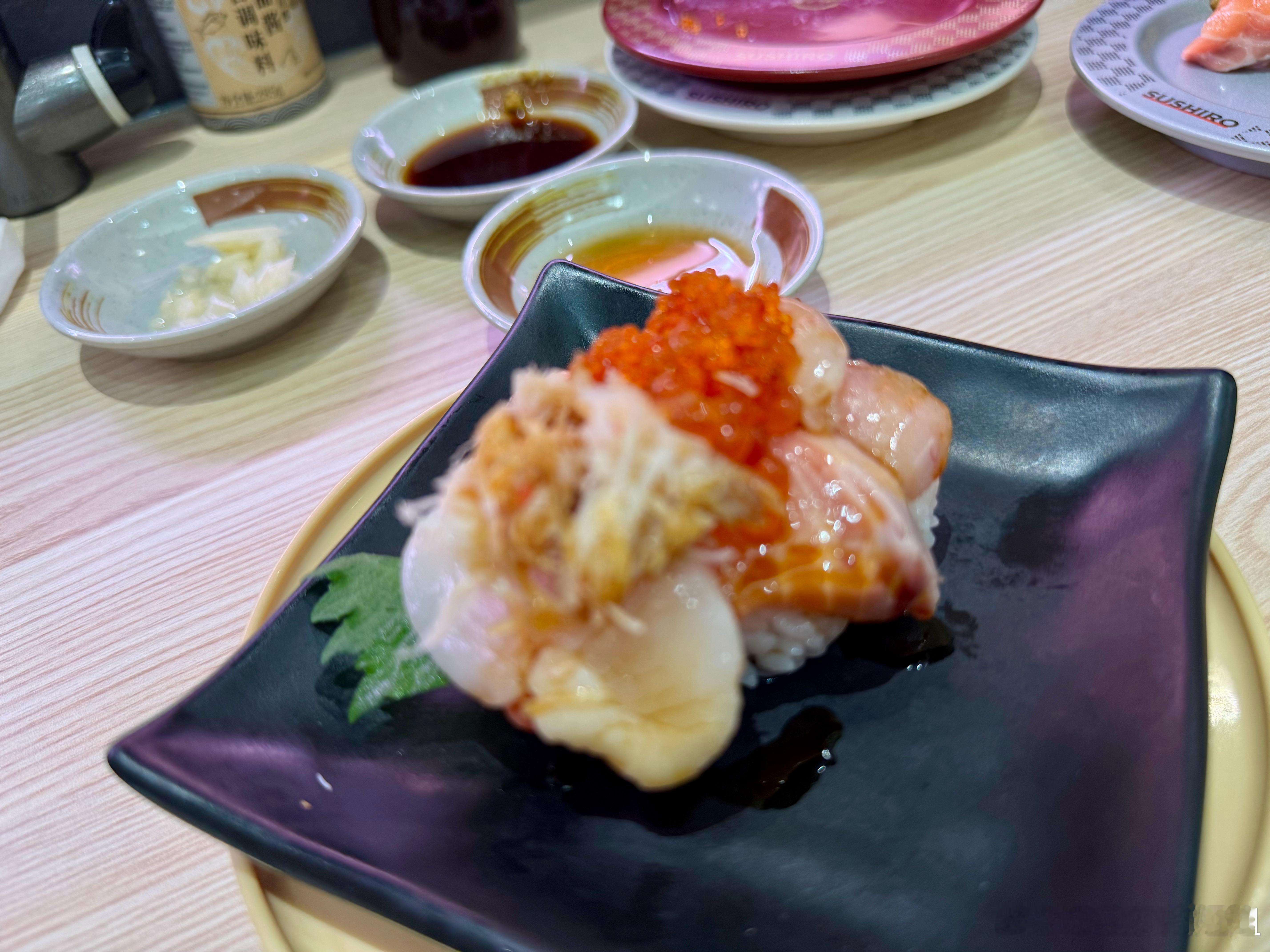 寿司郎的十全十美爆盛海鲜山 一般般没必要单点（图和刚刚电影的片尾彩蛋一样都拍糊了