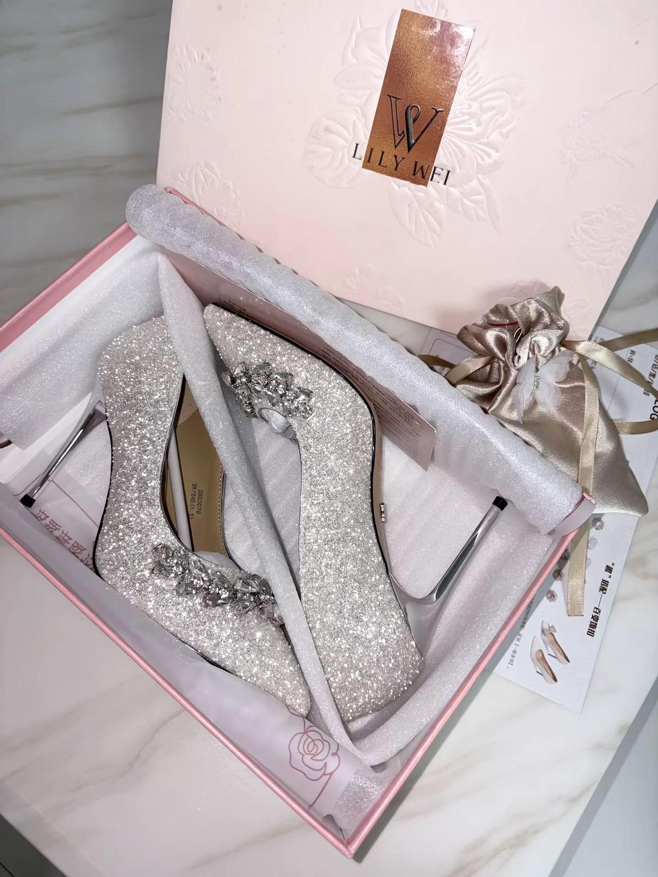 高跟鞋敲打在地上的声音 是专属于我人生的鼓点lilyweililywei织星精灵