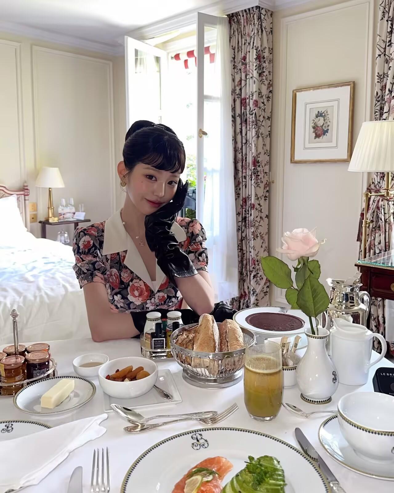 #张元英公主下午茶#看得出她是公主～ ​​​