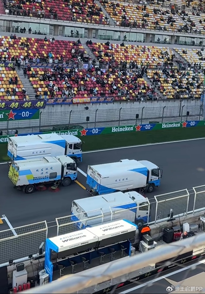 F1环卫车大奖赛正式开赛F1f1