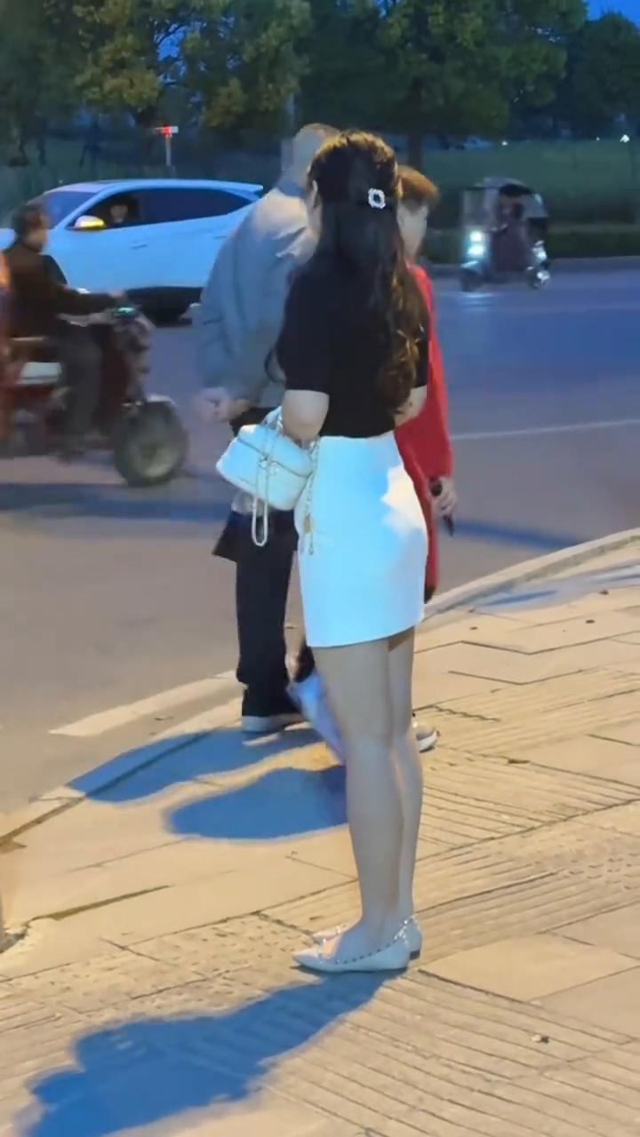 当你混的不好的时候，别去打扰任何人，也别想着有谁会去拉你一把。在这个烟搭桥、九铺