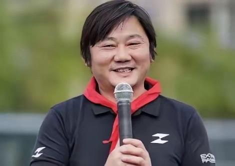 董路和张雪这两个“编外人员”的封神，简直是给那些唯学历、唯证书论的人当头一棒。一