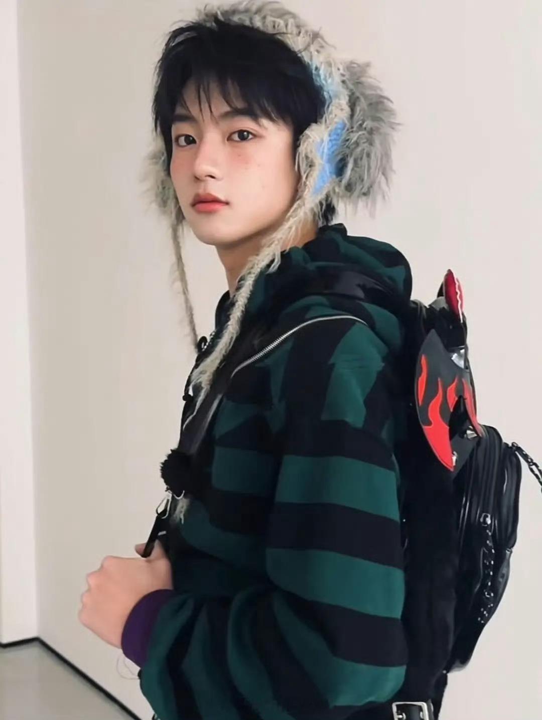 傲娇小馒上学记 