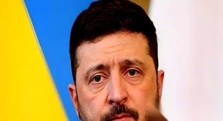 我有时候真觉得，这世界就是个巨大的草台班子，而且剧本烂得让人想骂街。
最骚的一幕