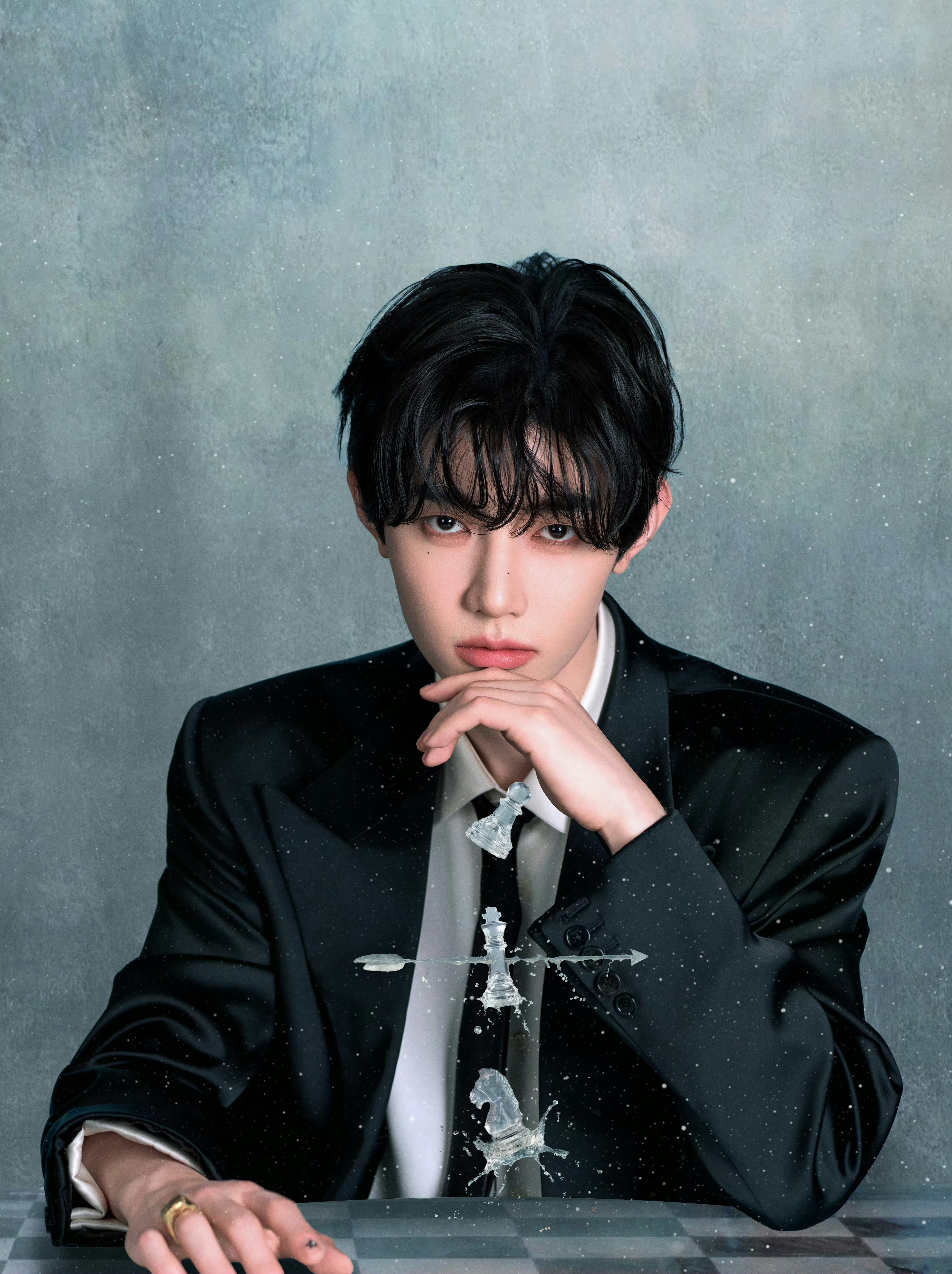 章昊 × 微博之夜 身穿 GUCCI by Demna 系列，首个内娱红毯亮相，