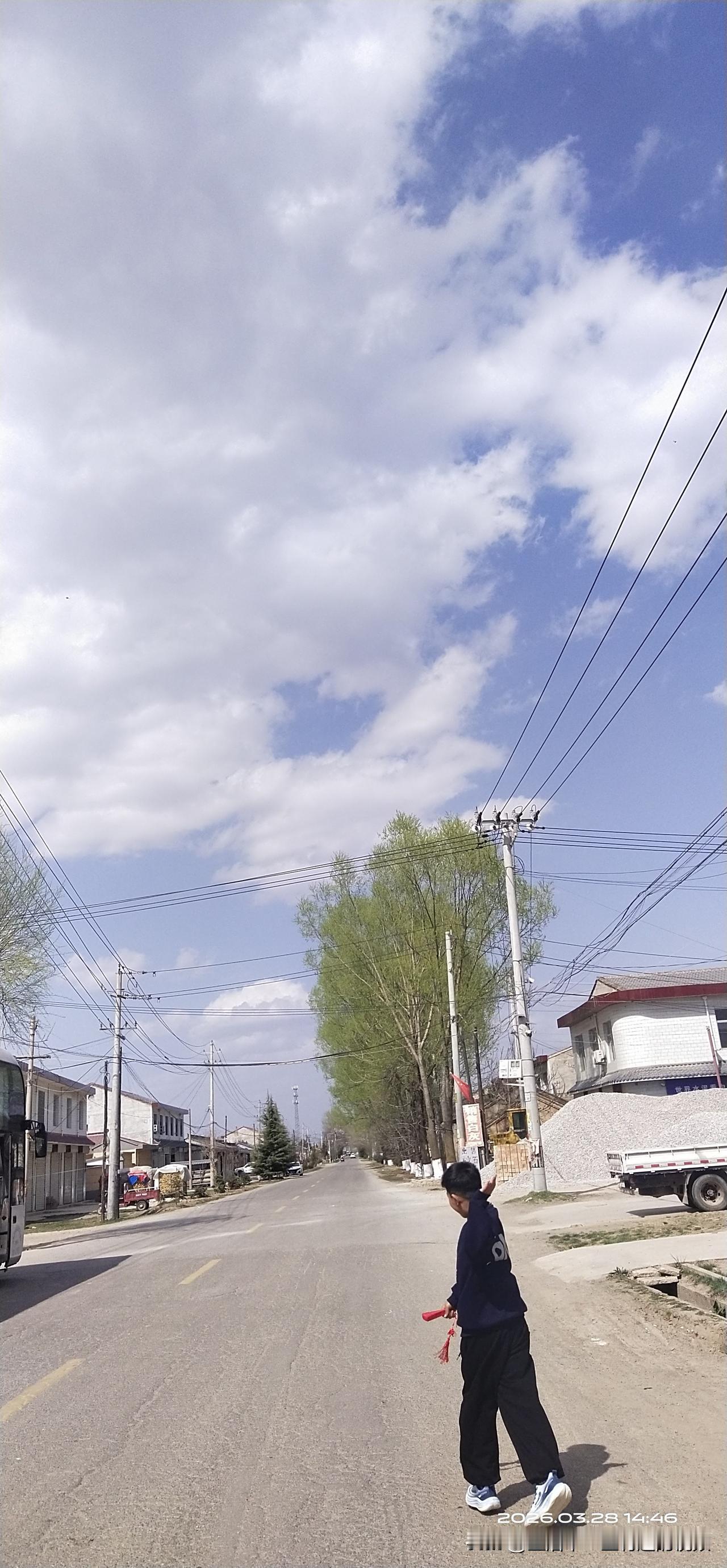 愿她们以后的生活就像今天的天气一样美好！幸福快乐，一切美好都如期而至！