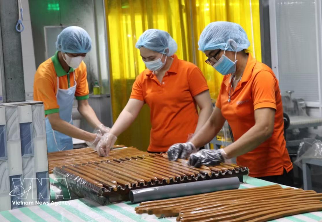 越南[超话] 越南前8月工业生产加工制造业ren仍发挥主导作用据越通社报道，越南