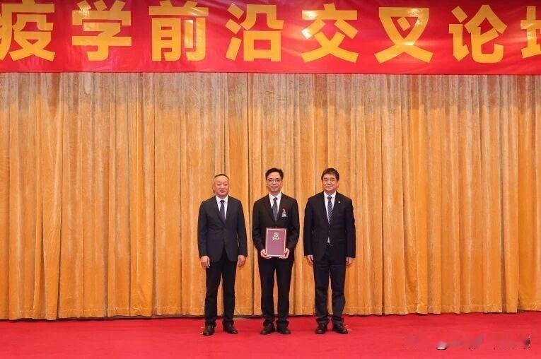 周大旺出任暨南大学生物医学高等研究院院长。
教育部科学技术与信息化司原司长周大旺