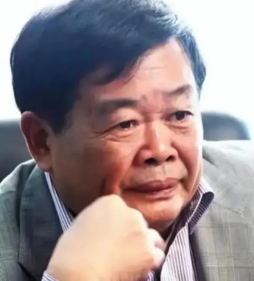2015年，曹德旺拿出100万给一个小女孩换肾，可谁知，小女孩治愈后，却给曹德旺