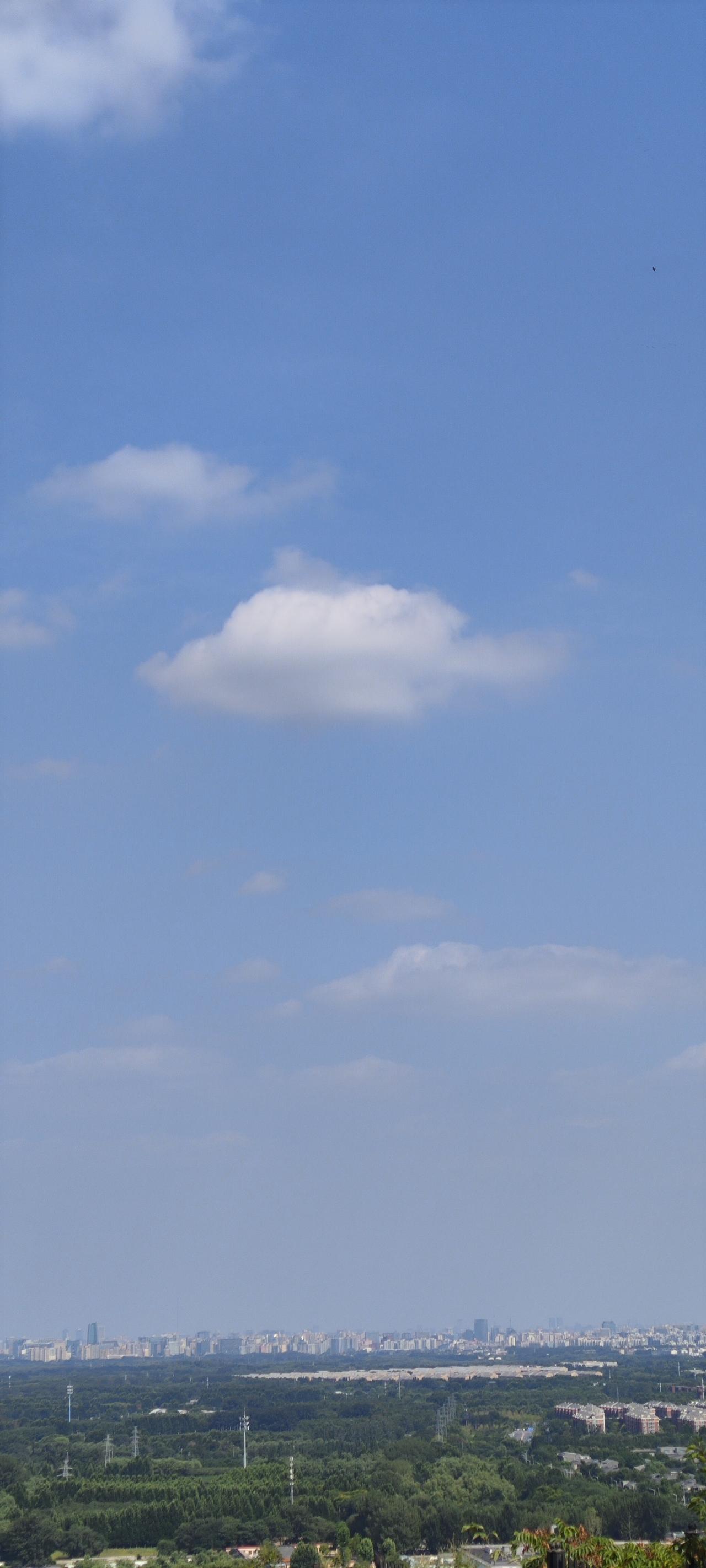 美丽的北京天空北京夏日的天空，变幻莫测美不胜收