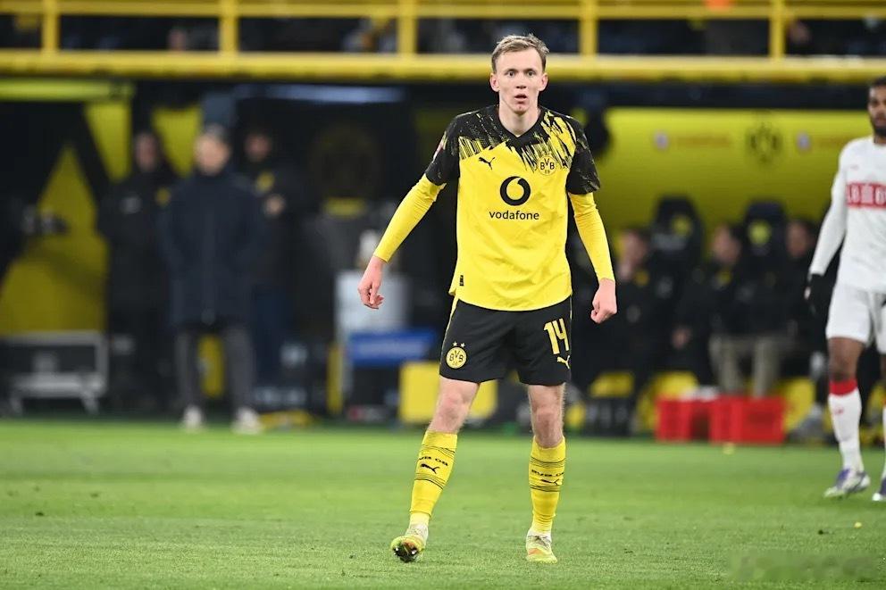 和斯图加特的比赛，已经是多特蒙德本赛季第四次最后时刻被对手扳平。拜尔赛后沮丧地表