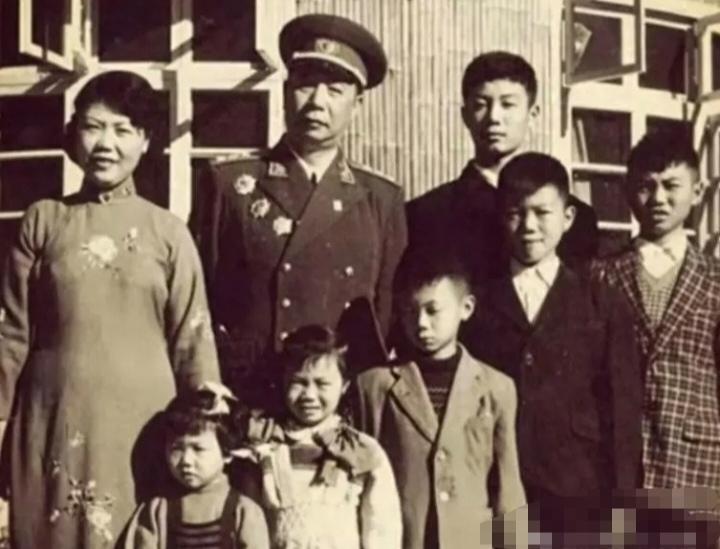 相伴40年的革命夫妻晚年离异，6个子女一致表示：早该分开！
 
不少人读开国将领