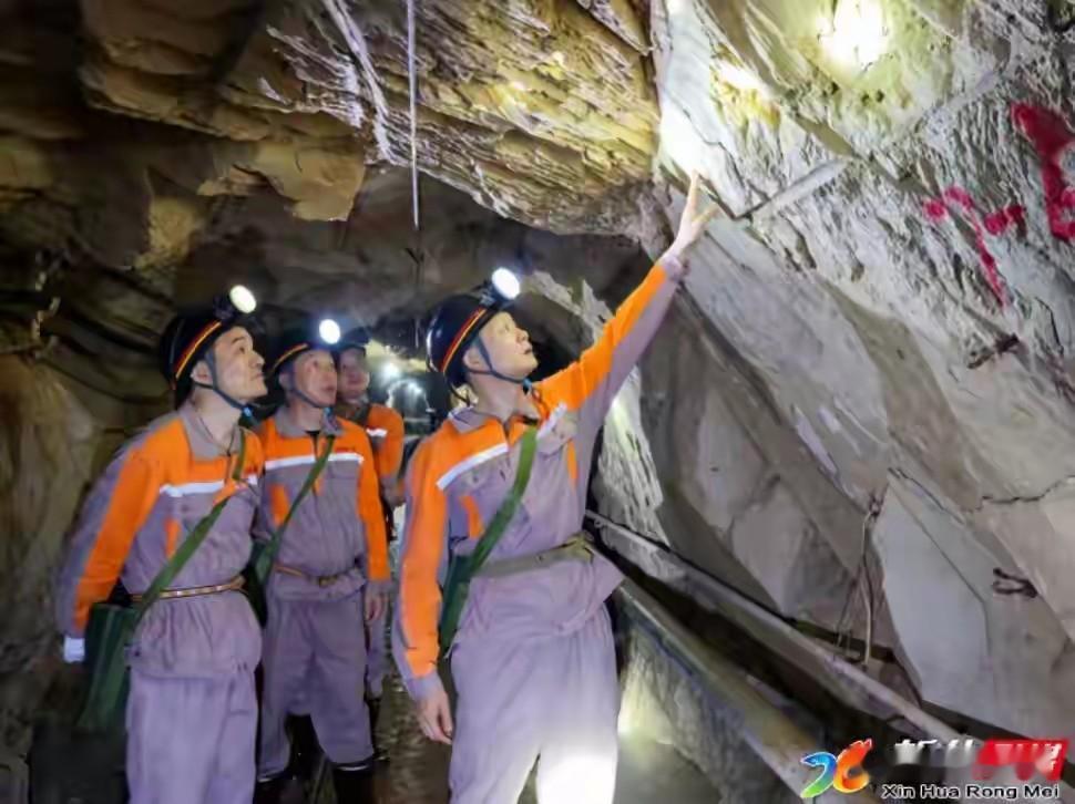太硬核！5月26日，湖南新化县委书记彭韬把打火机藏鞋底，采取不通知、不打招呼、直
